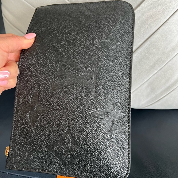 Louis Vuitton Neverfull MM Empreinte pouch - Picture 7 of 16